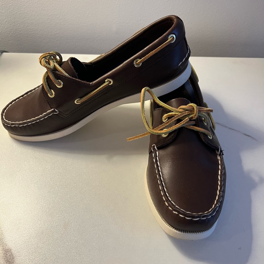 SPERRY size 8WTop-Sider boat shoes! Great condition rarely worn!